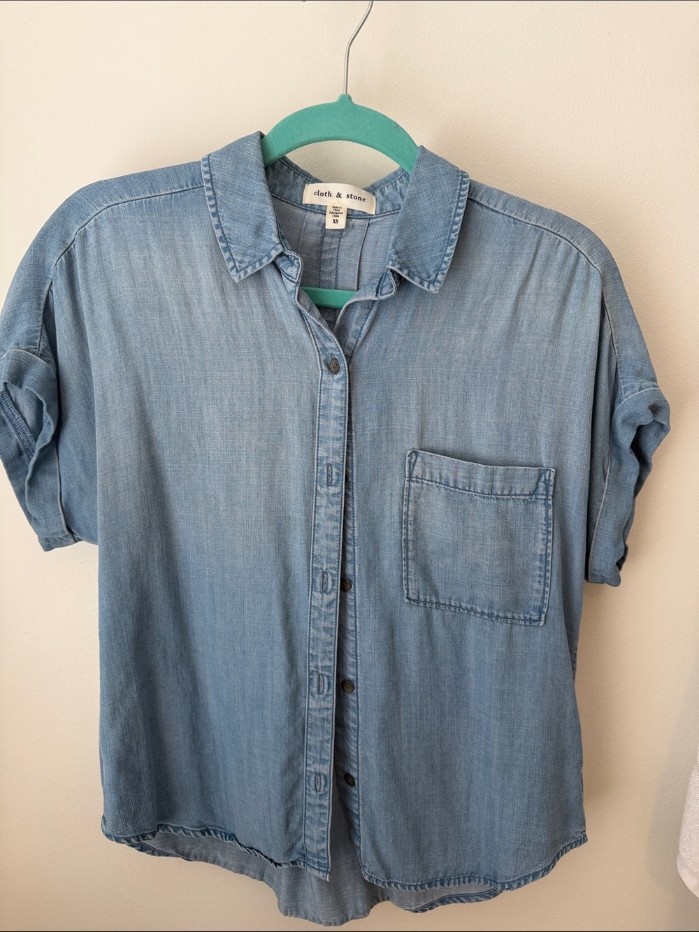 cloth & stone Light Blue Chambray Short-Sleeve Button-Down Shirt